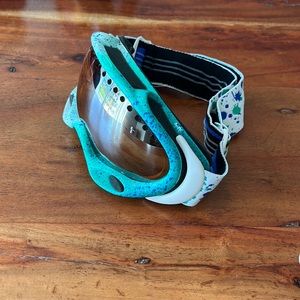 Oakley adult size ski goggles